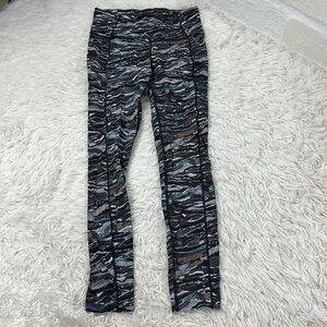 Lululemon Fast And Free 7/8 Tight Mini Sweatr Multi Black